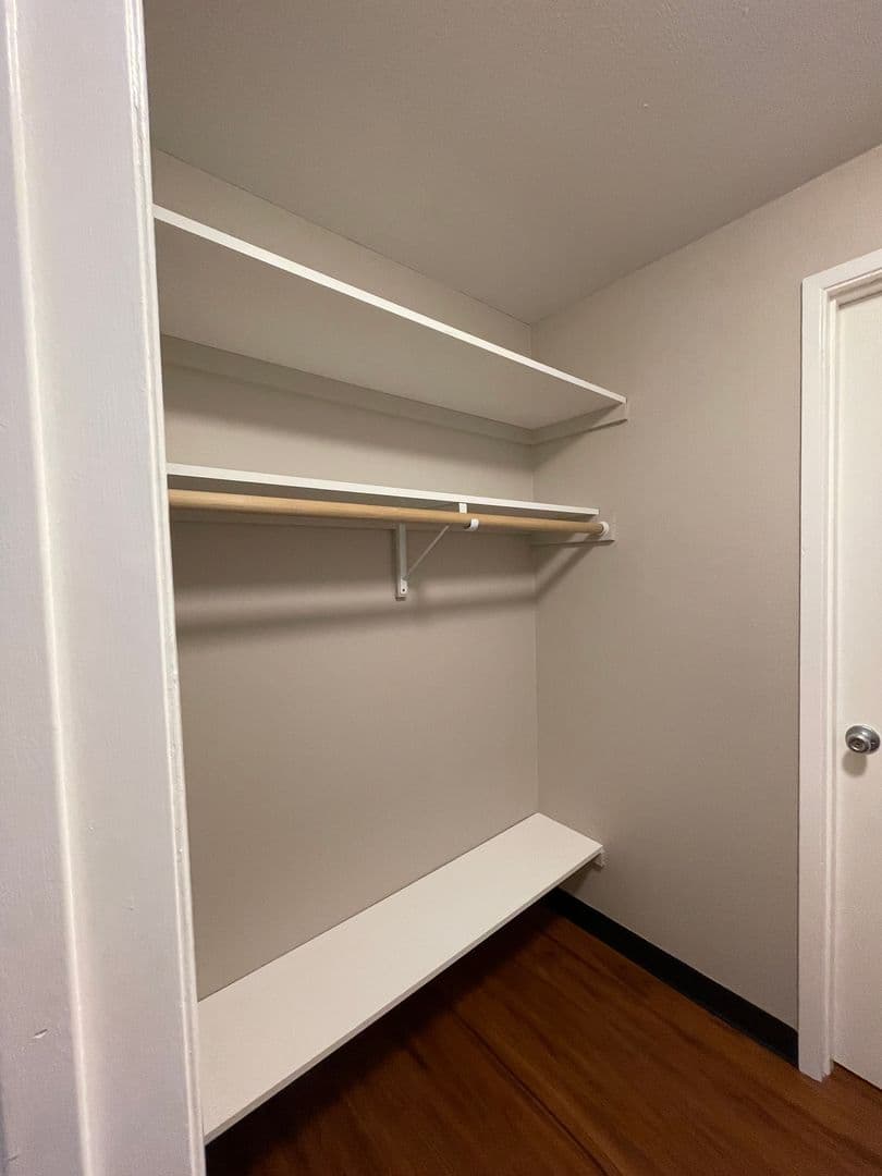 Albany Apartment: 5001 Pacific Blvd SW, Office