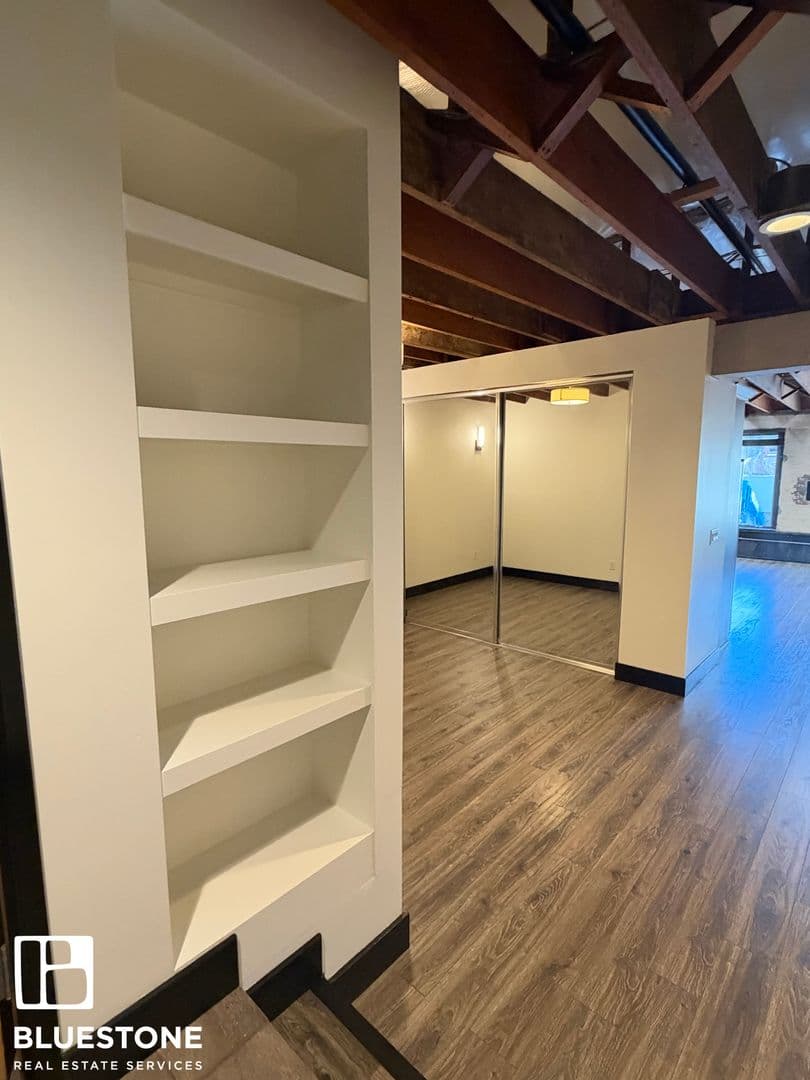 Salem Apartment: 241, 255, 249 Liberty ST NE