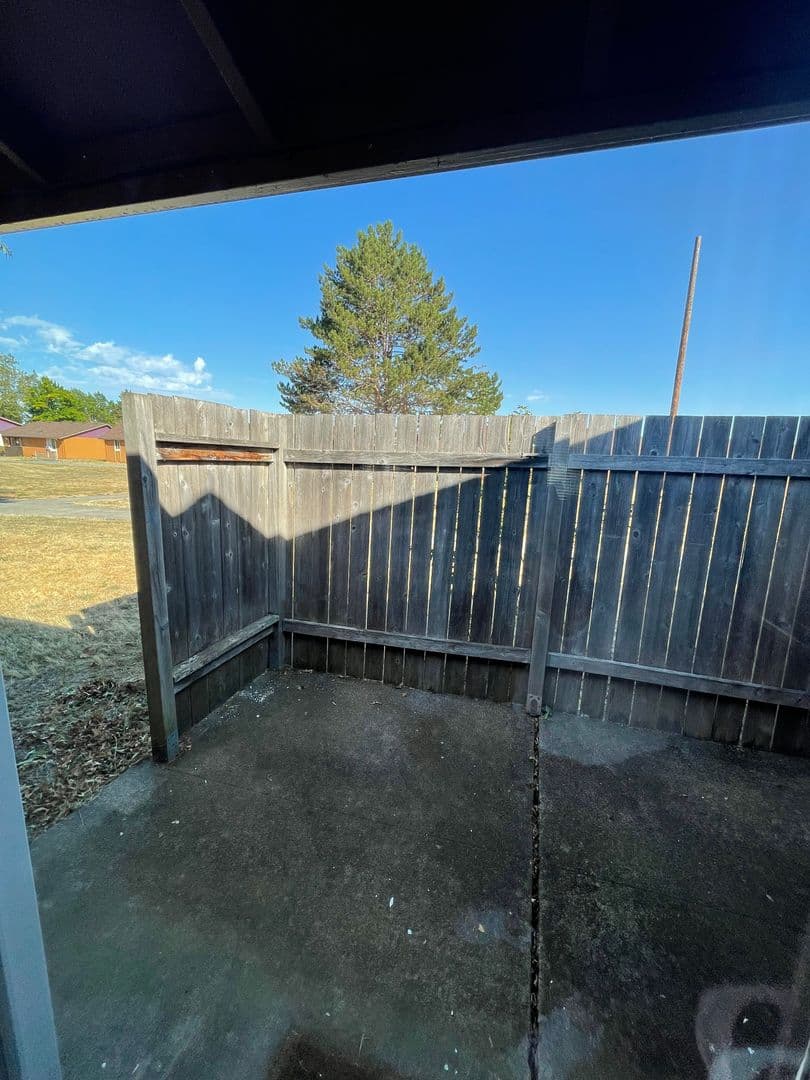 Eugene Apartment: 3659 West 18Th Ave, #6, Office