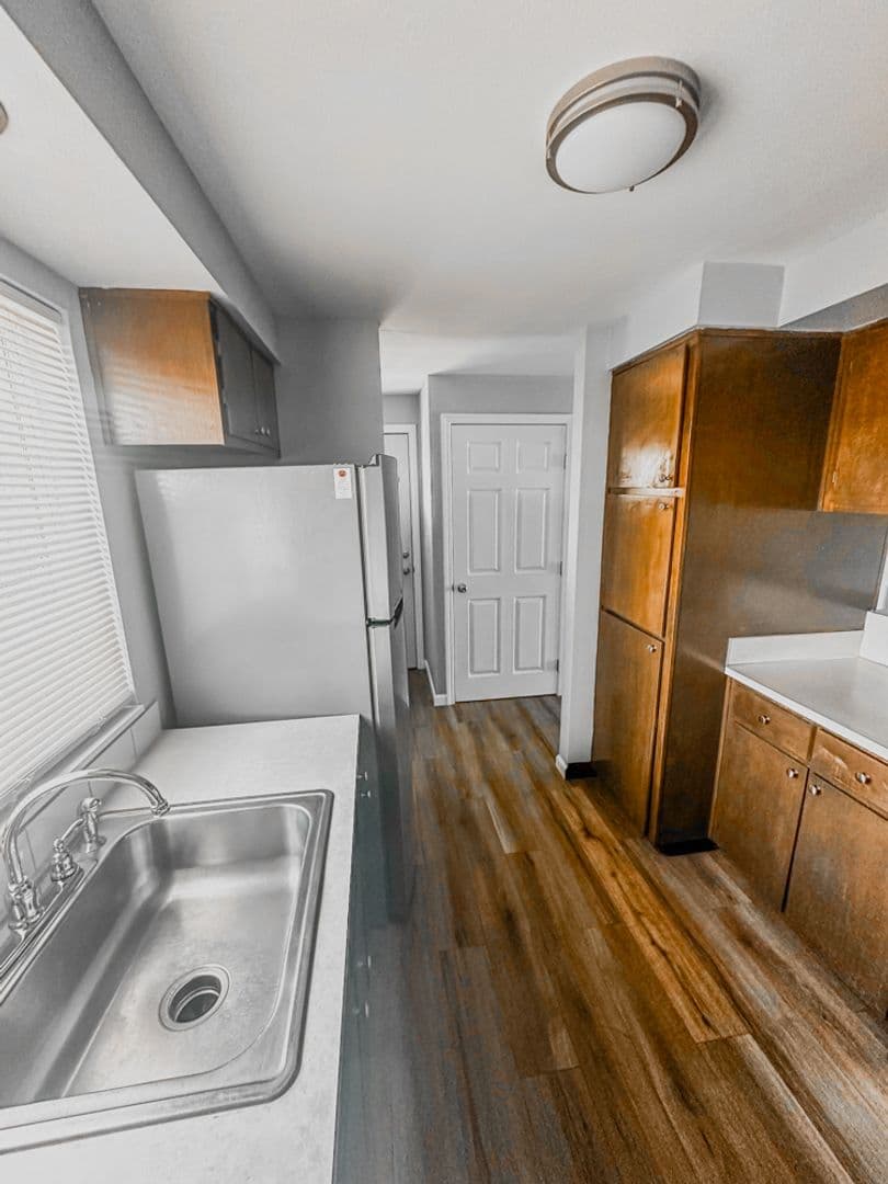 Salem Apartment: 4072 - 4098 Market St NE