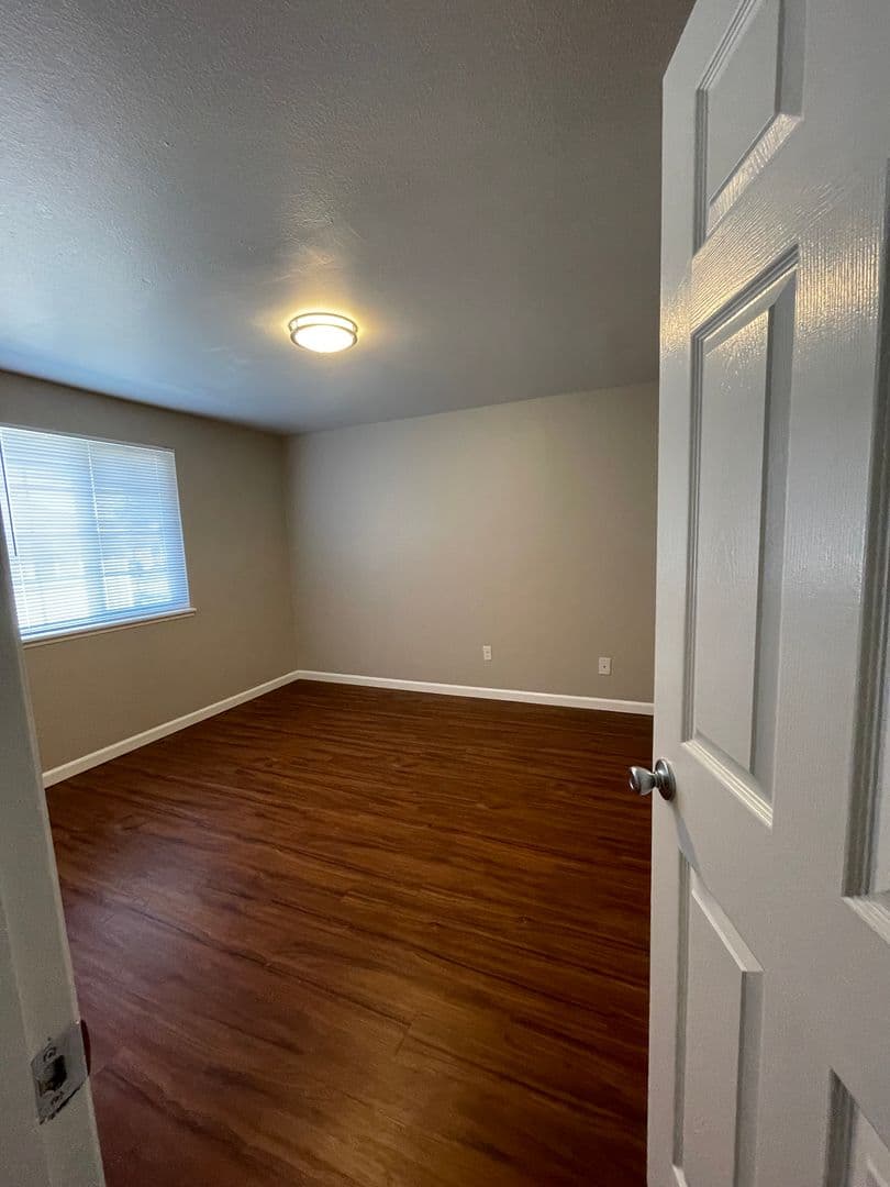 Albany Apartment: 5001 Pacific Blvd SW, Office