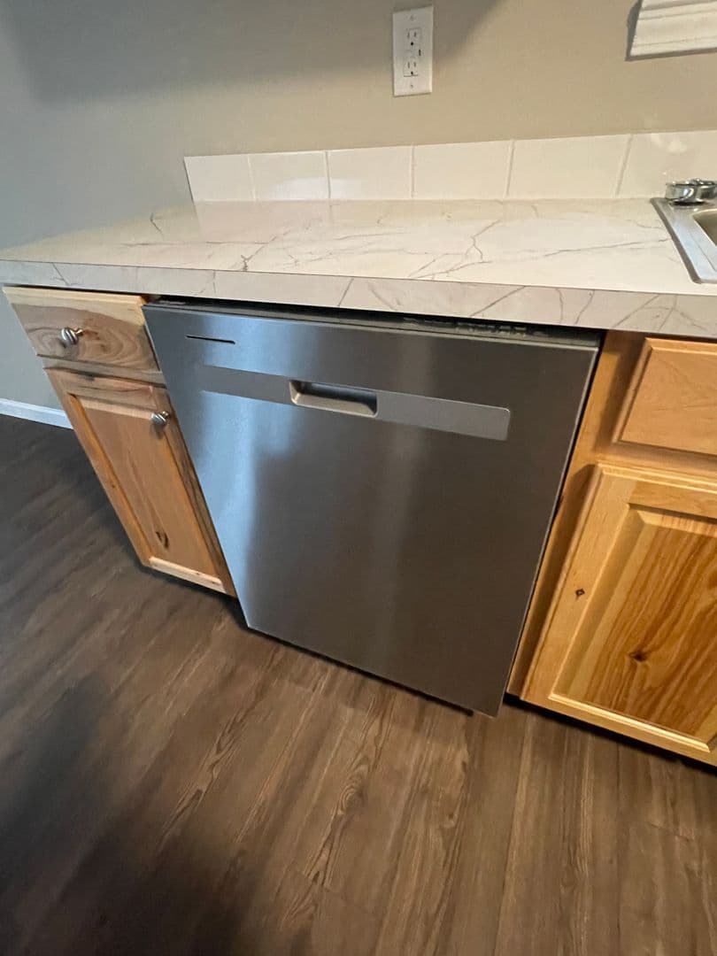 Albany Apartment: 5001 Pacific Blvd SW, Office
