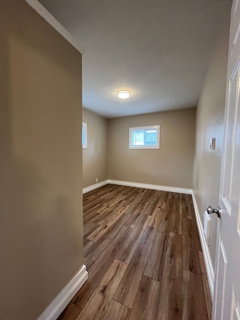 Grand Ronde Apartment: 8625 Grand Ronde Road