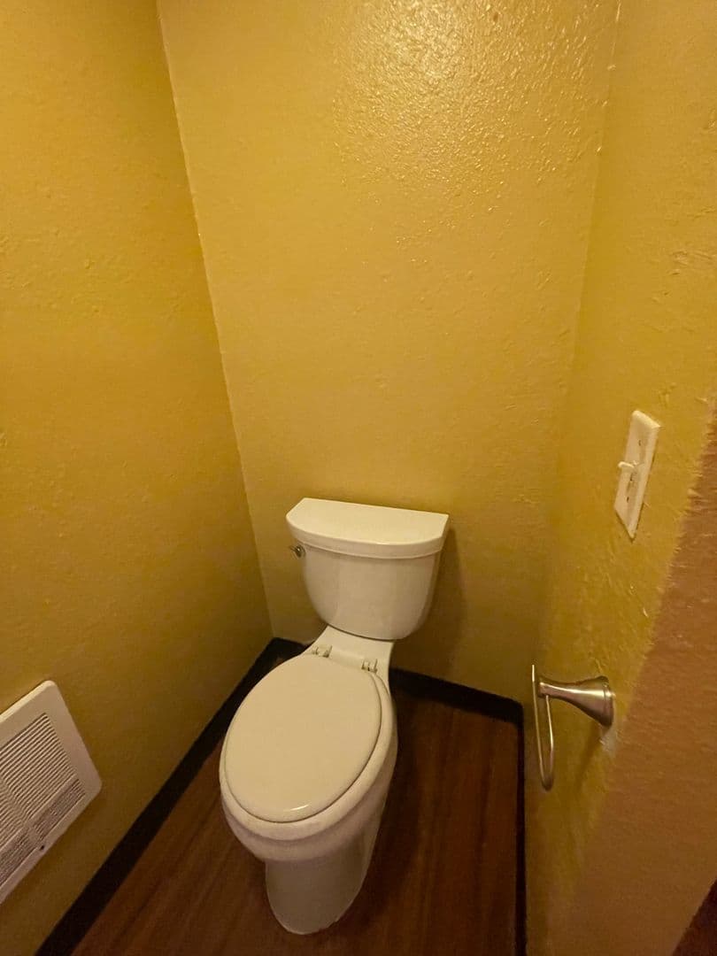 Eugene Apartment: 3659 West 18Th Ave, #6, Office