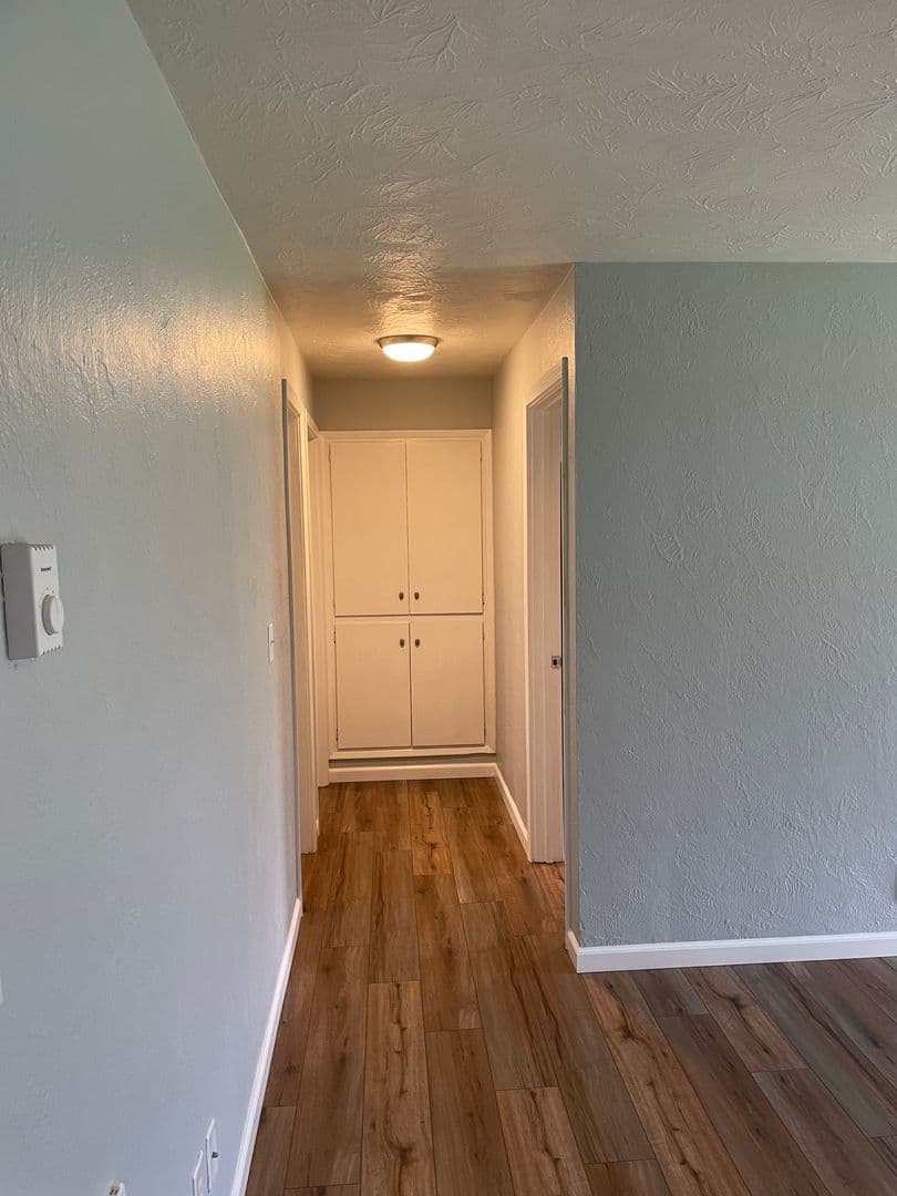 Salem Apartment: 8th Street NW