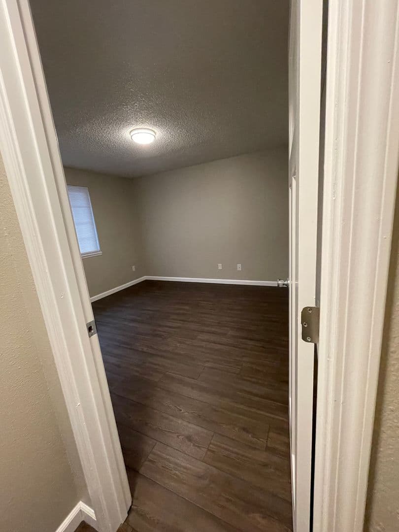 Albany Apartment: 5001 Pacific Blvd SW, Office