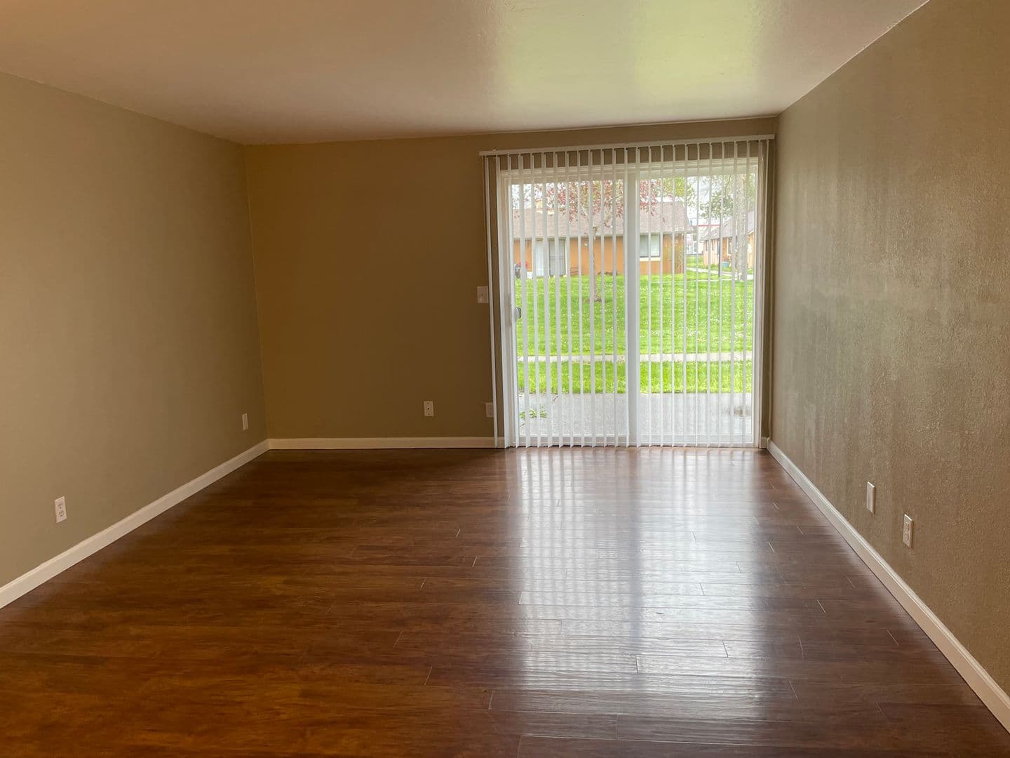 Eugene Apartment: 3659 West 18Th Ave, #6, Office