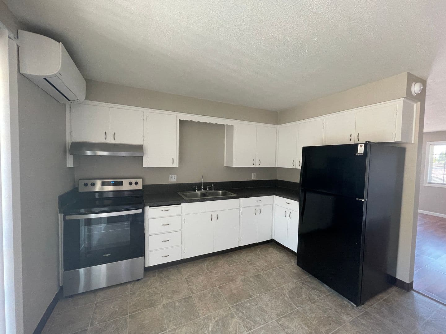 Salem Apartment: 8th Street NW