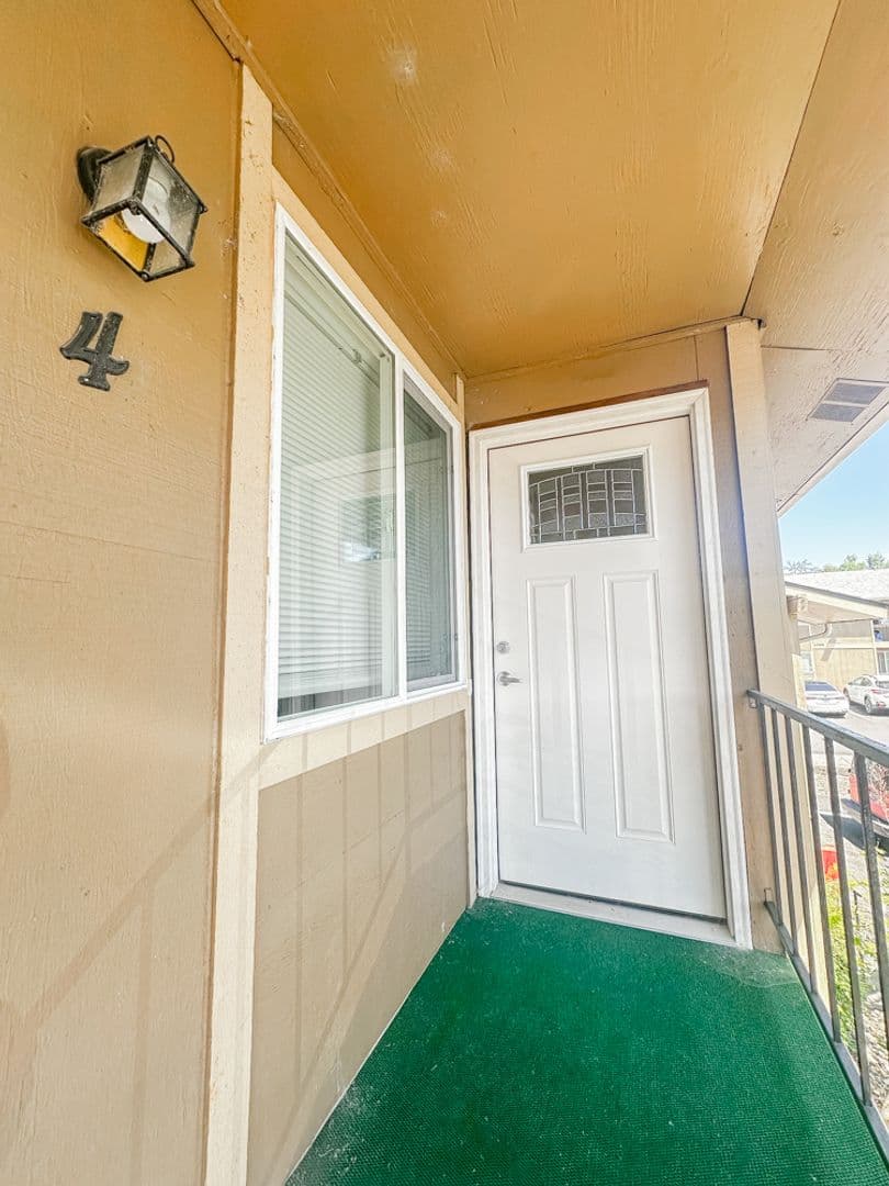 Salem Apartment: 4072 - 4098 Market St NE