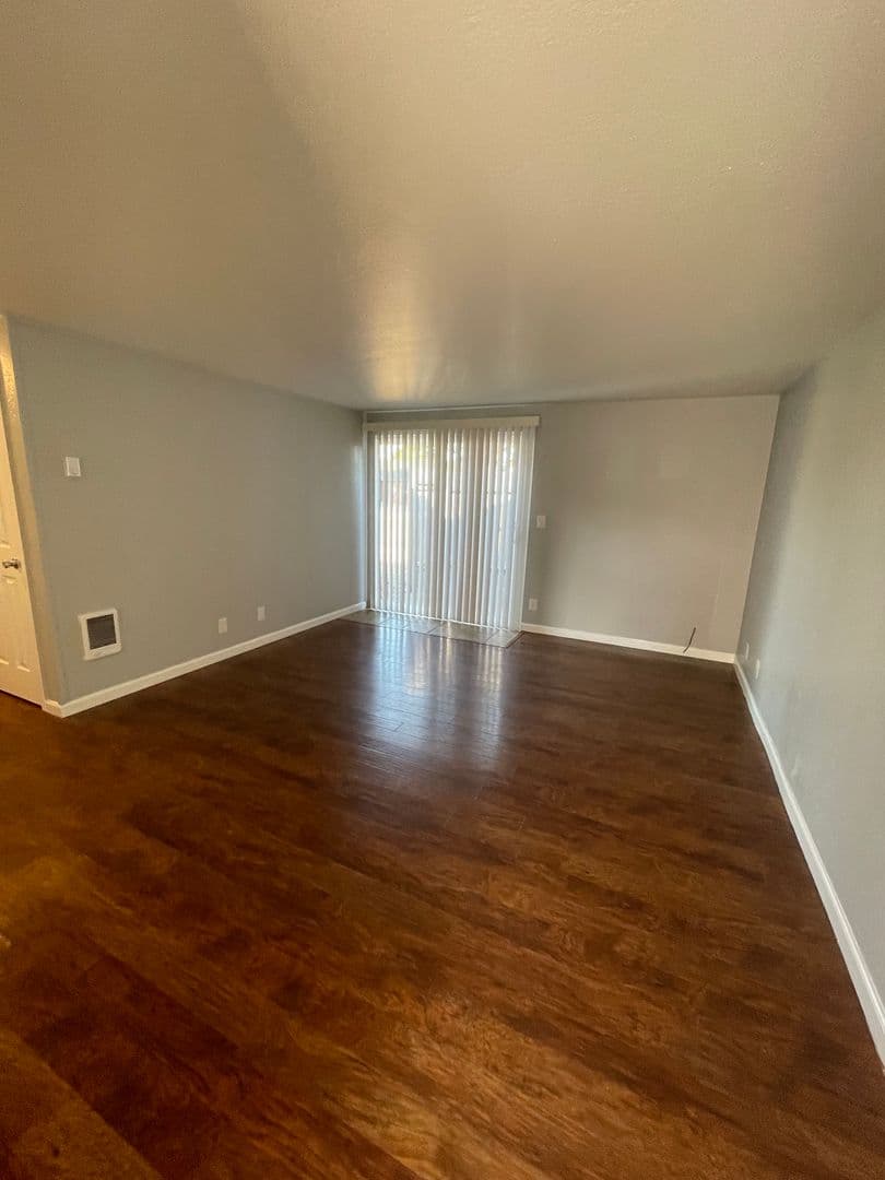 Eugene Apartment: 3659 West 18Th Ave, #6, Office