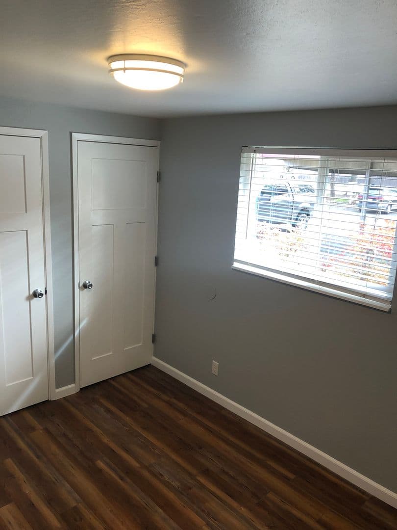 Eugene Apartment: 3659 West 18Th Ave, #6, Office