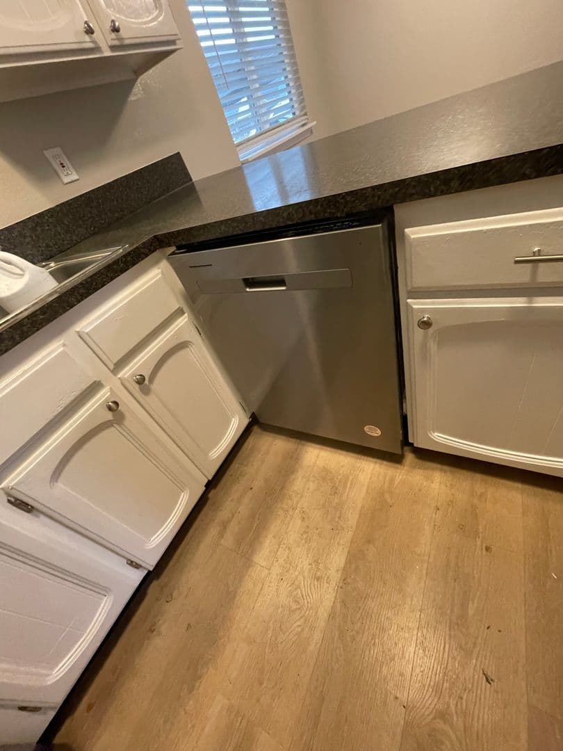 Eugene Apartment: 3659 West 18Th Ave, #6, Office