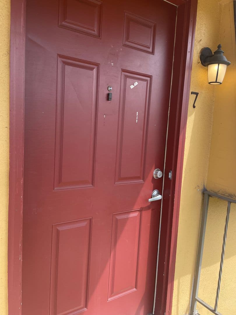 Albany Apartment: 1830 SE Thurston St