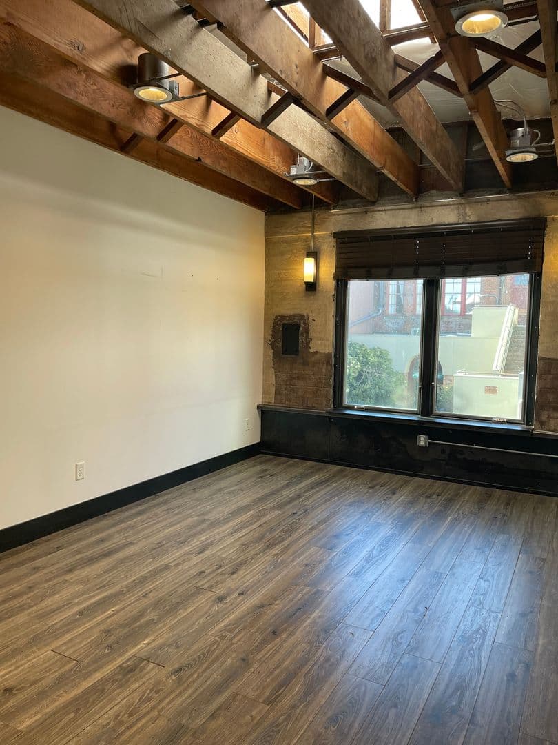 Salem Apartment: 241, 255, 249 Liberty ST NE