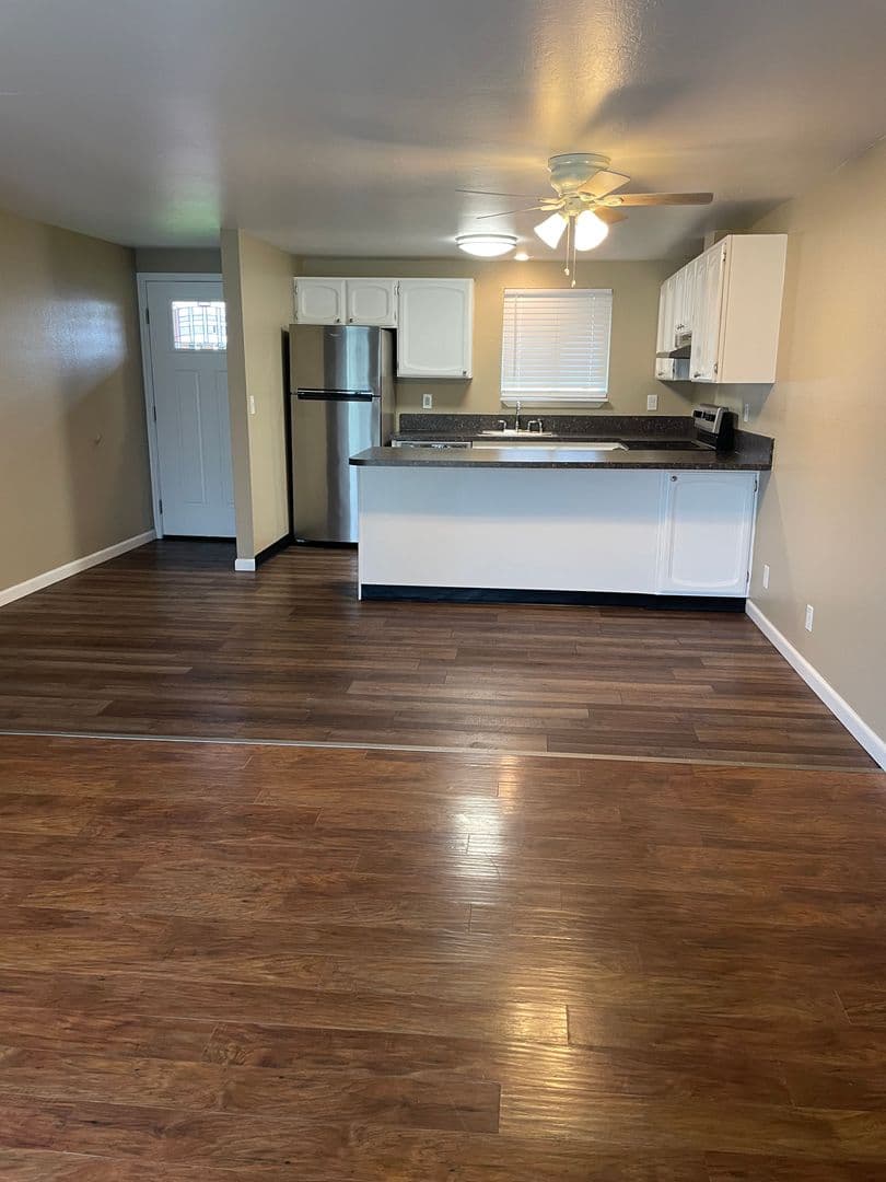Eugene Apartment: 3659 West 18Th Ave, #6, Office