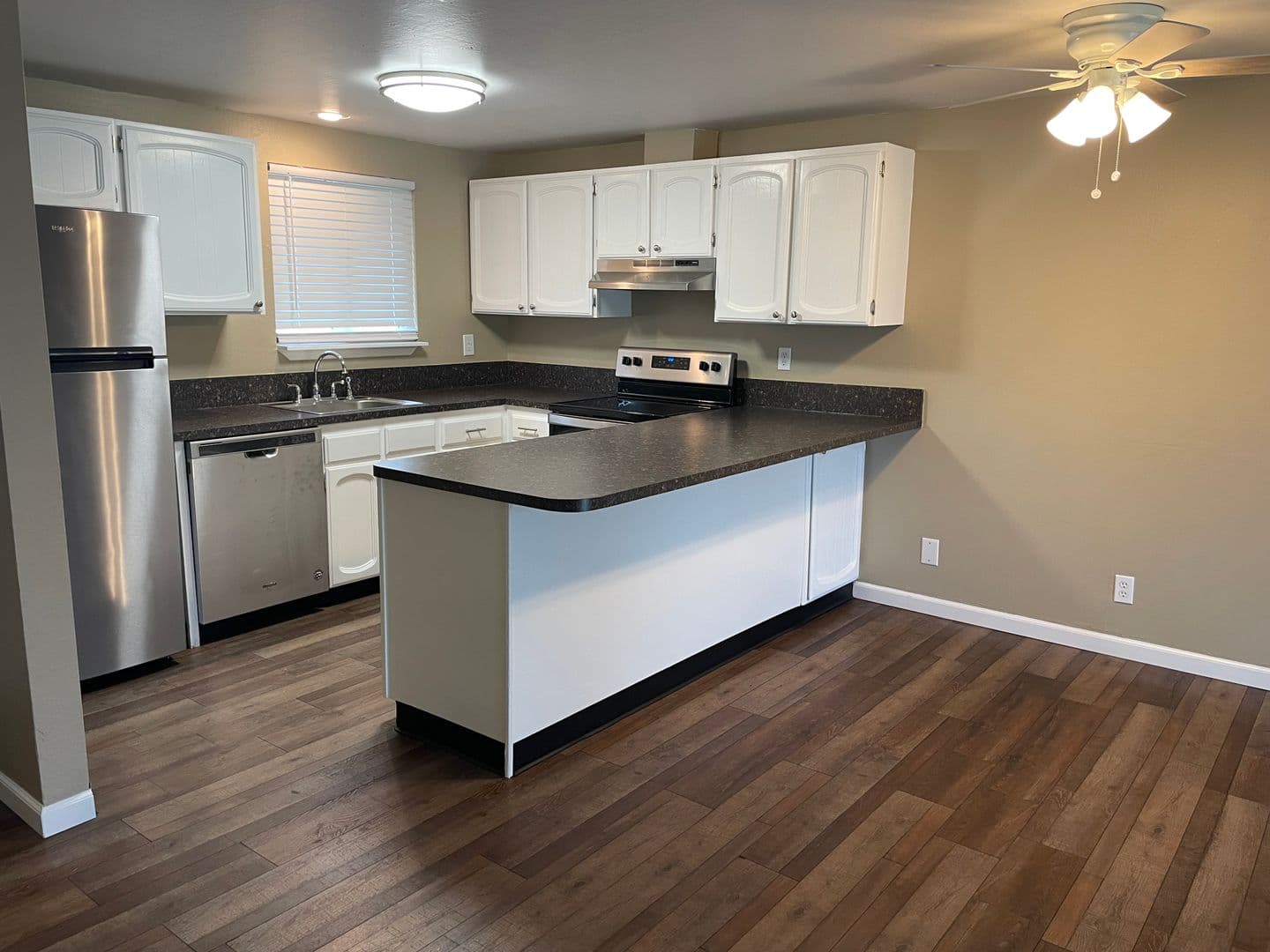 Eugene Apartment: 3659 West 18Th Ave, #6, Office