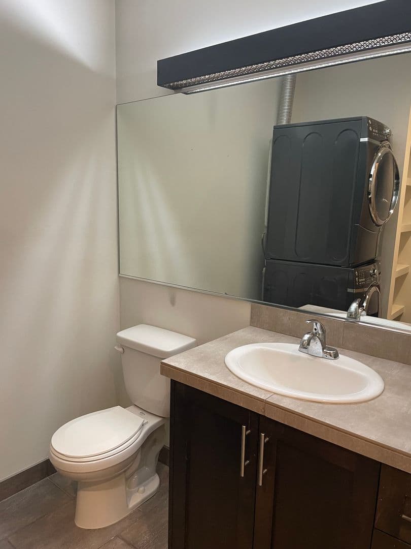 Salem Apartment: 241, 255, 249 Liberty ST NE