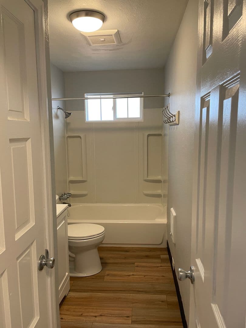 Salem Apartment: 8th Street NW