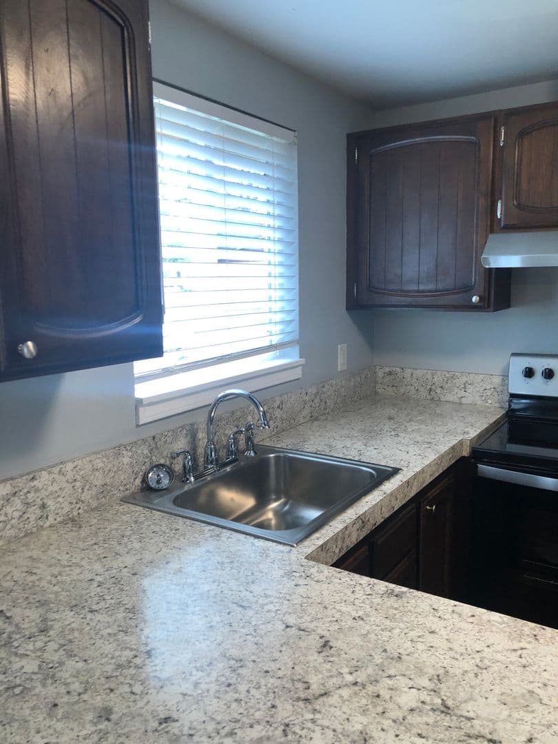 Eugene Apartment: 3659 West 18Th Ave, #6, Office