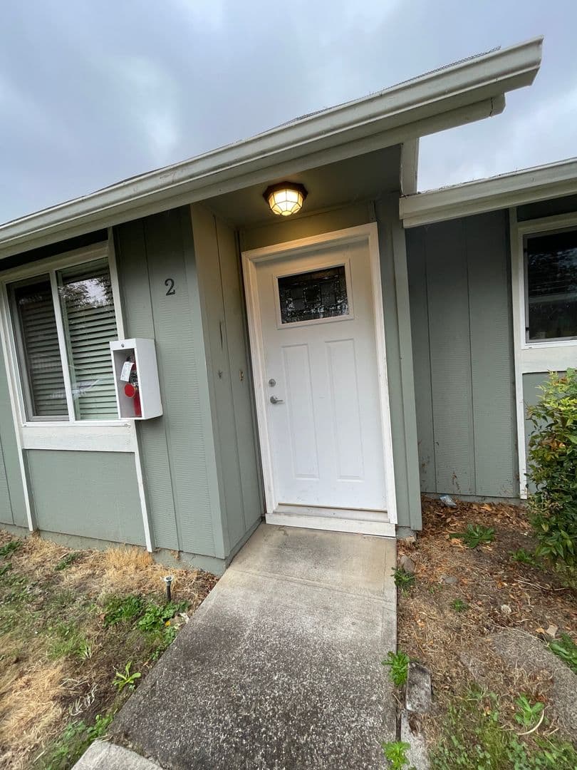 Eugene Apartment: 3659 West 18Th Ave, #6, Office