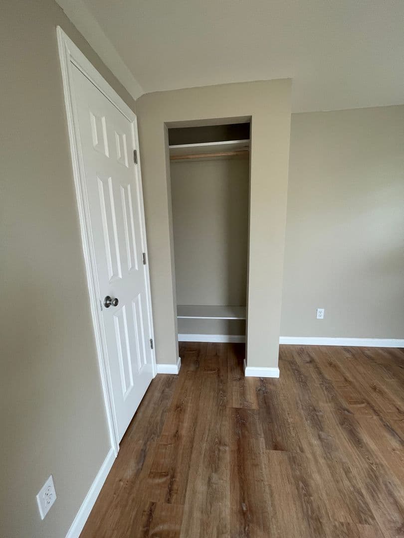 Albany Apartment: 317-325 Main SE & 1146 Salem Rd