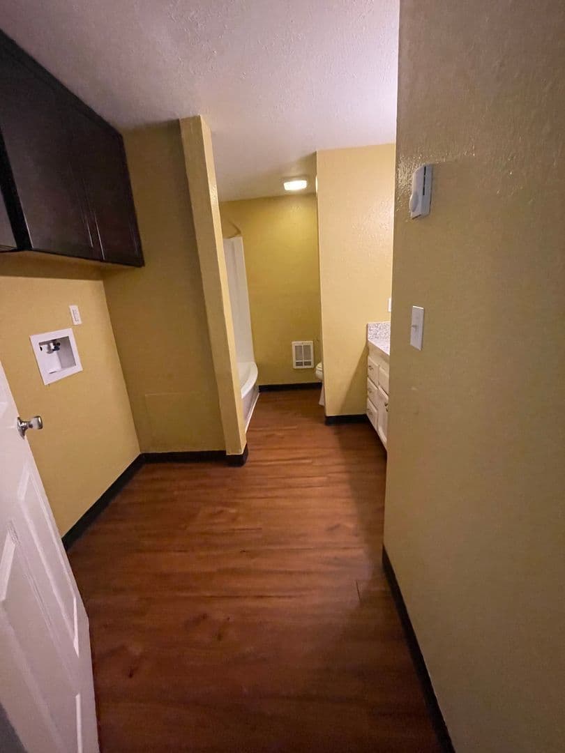 Eugene Apartment: 3659 West 18Th Ave, #6, Office