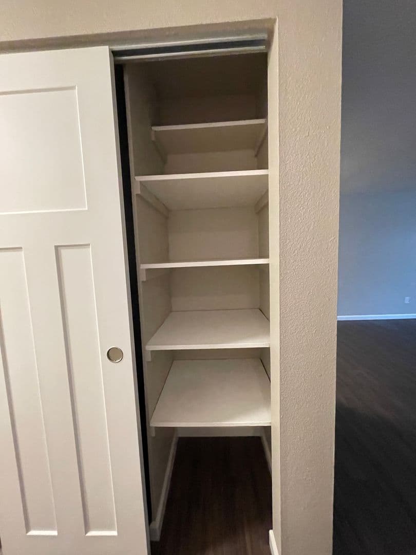 Albany Apartment: 5001 Pacific Blvd SW, Office