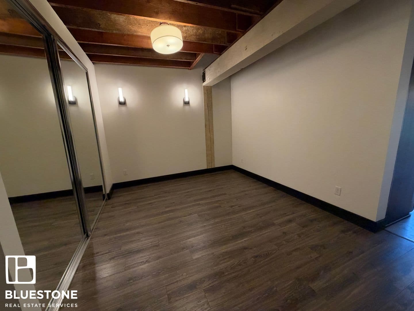 Salem Apartment: 241, 255, 249 Liberty ST NE