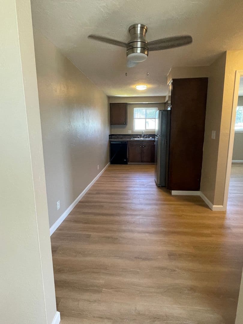 Albany Apartment: 1830 SE Thurston St