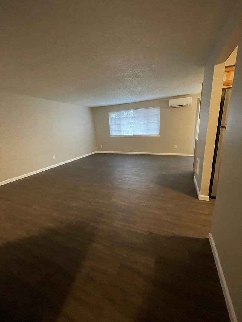 Albany Apartment: 5001 Pacific Blvd SW, Office