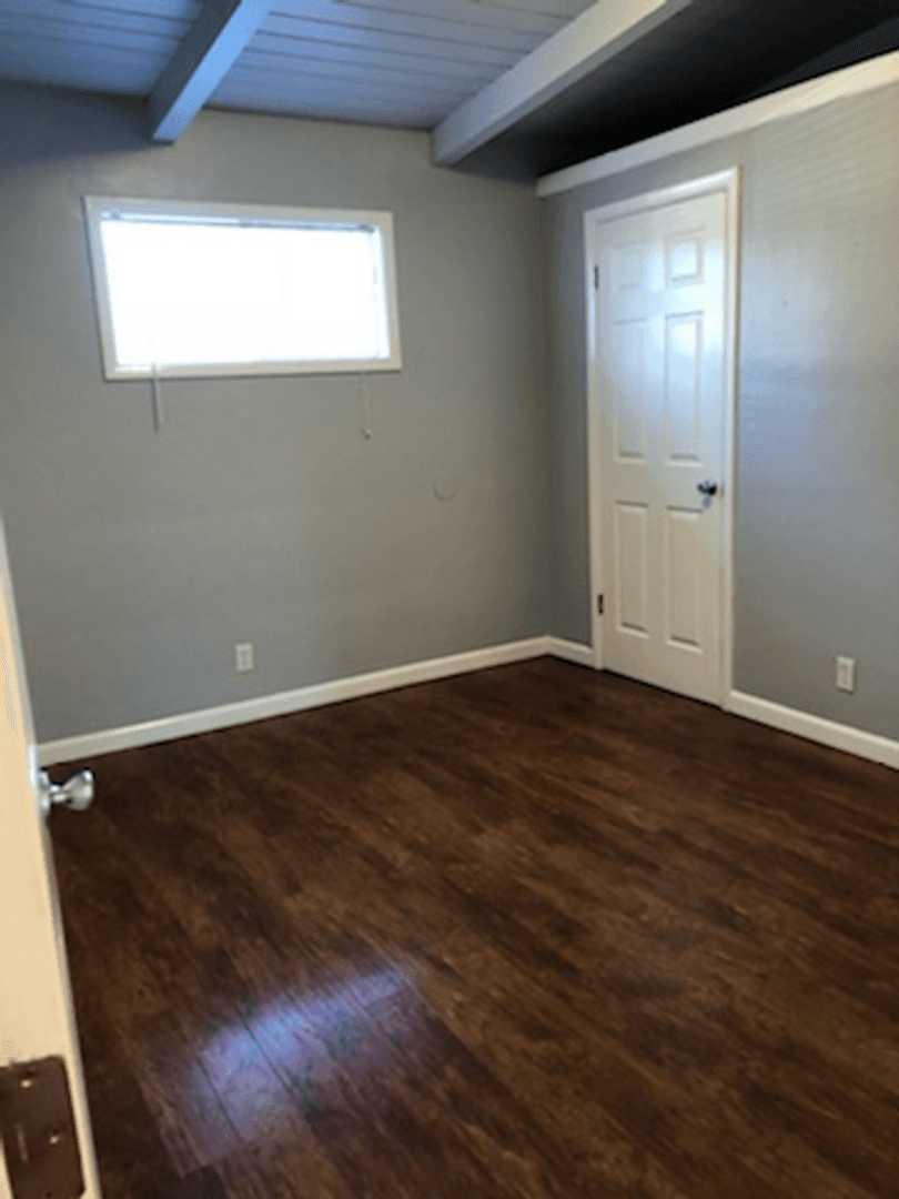 Albany Apartment: 825 SE Waverly  Drive