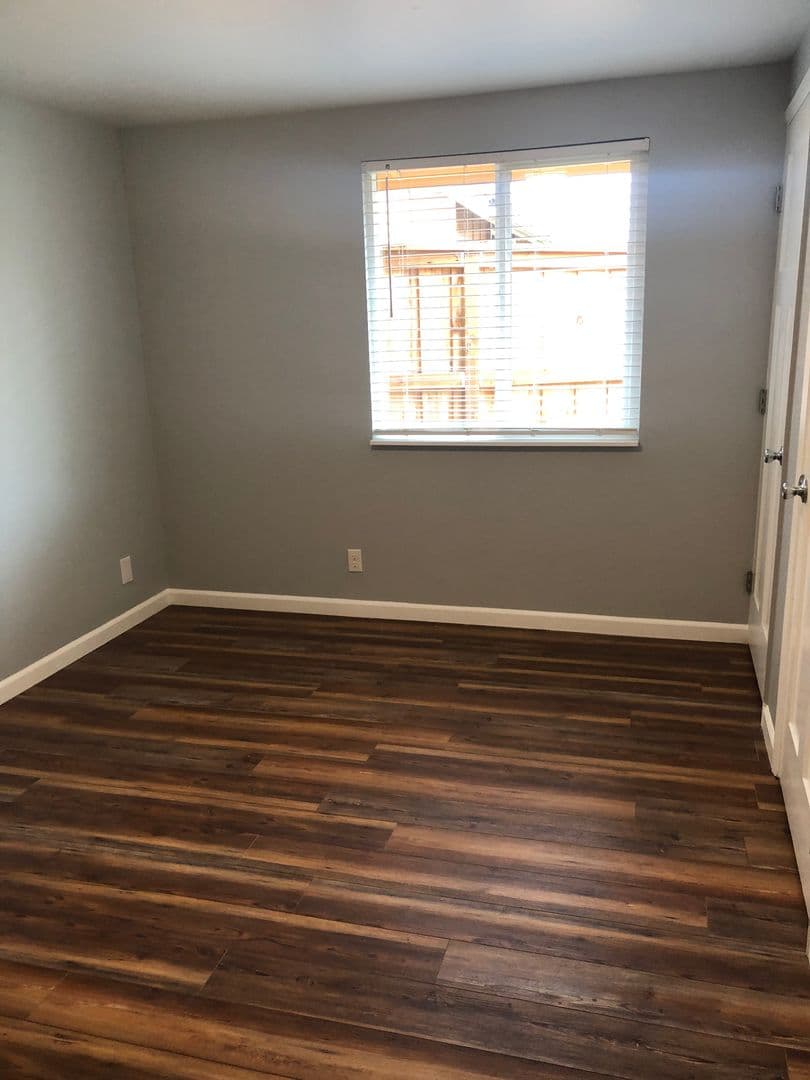 Eugene Apartment: 3659 West 18Th Ave, #6, Office