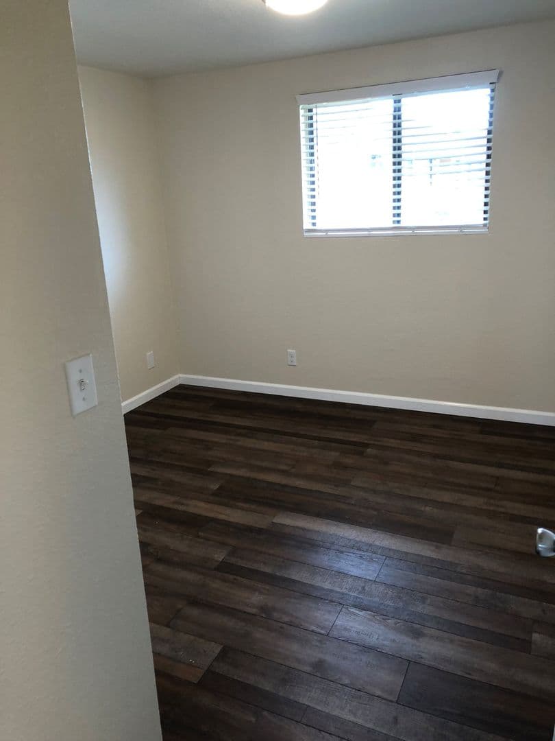 Eugene Apartment: 3659 West 18Th Ave, #6, Office
