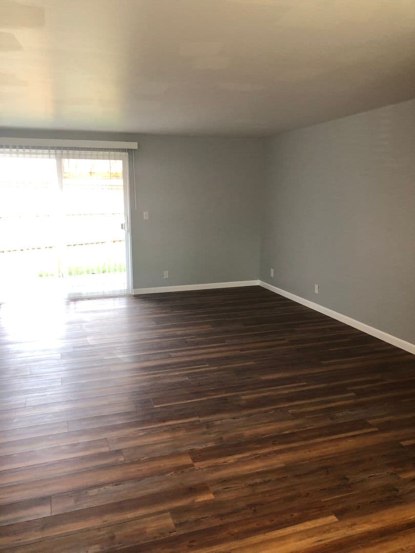 Eugene Apartment: 3659 West 18Th Ave, #6, Office