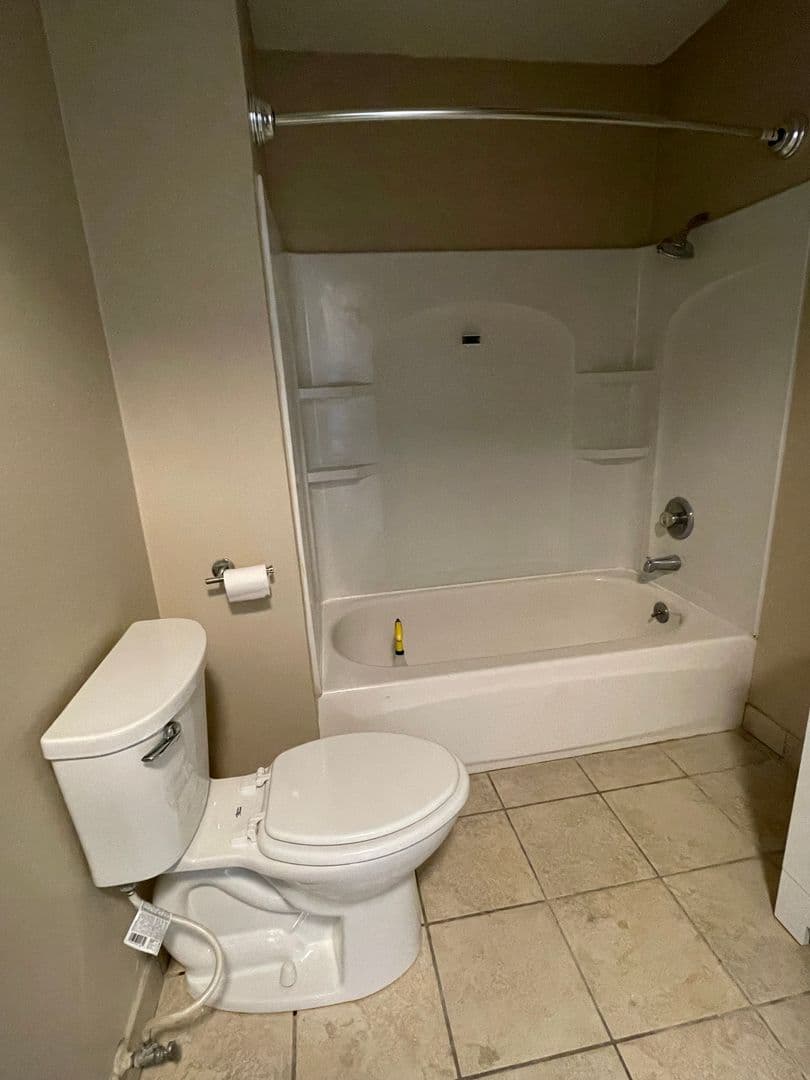 Albany Apartment: 1830 SE Thurston St