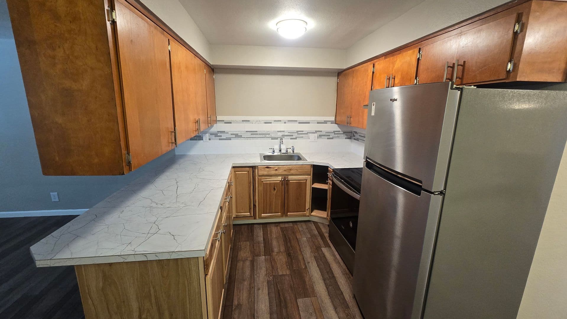 Salem Apartment: 817-899 25th ST SE