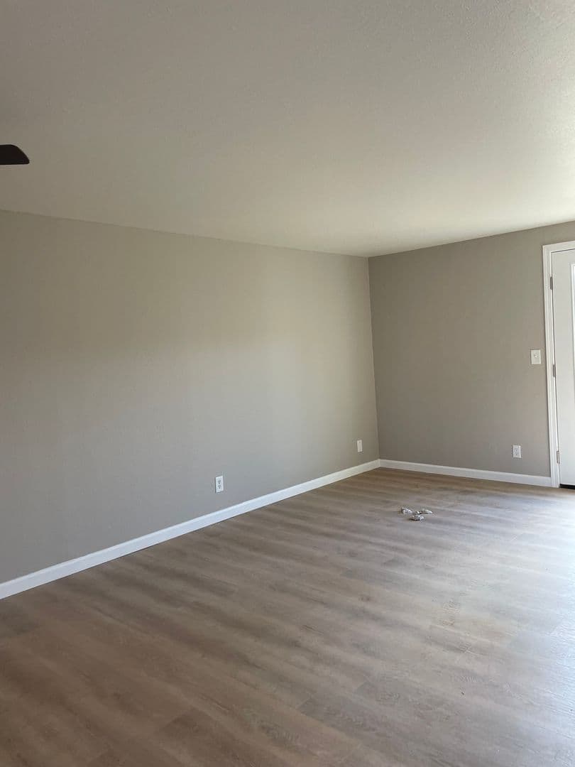 Eugene Apartment: 3659 West 18Th Ave, #6, Office
