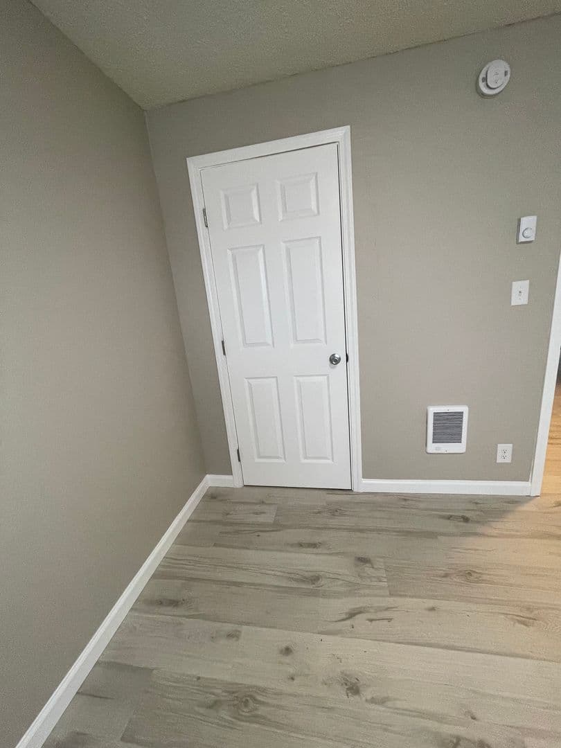 Albany Apartment: 1830 SE Thurston St