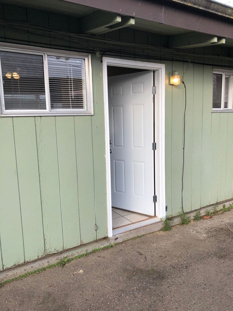Albany Apartment: 825 SE Waverly  Drive