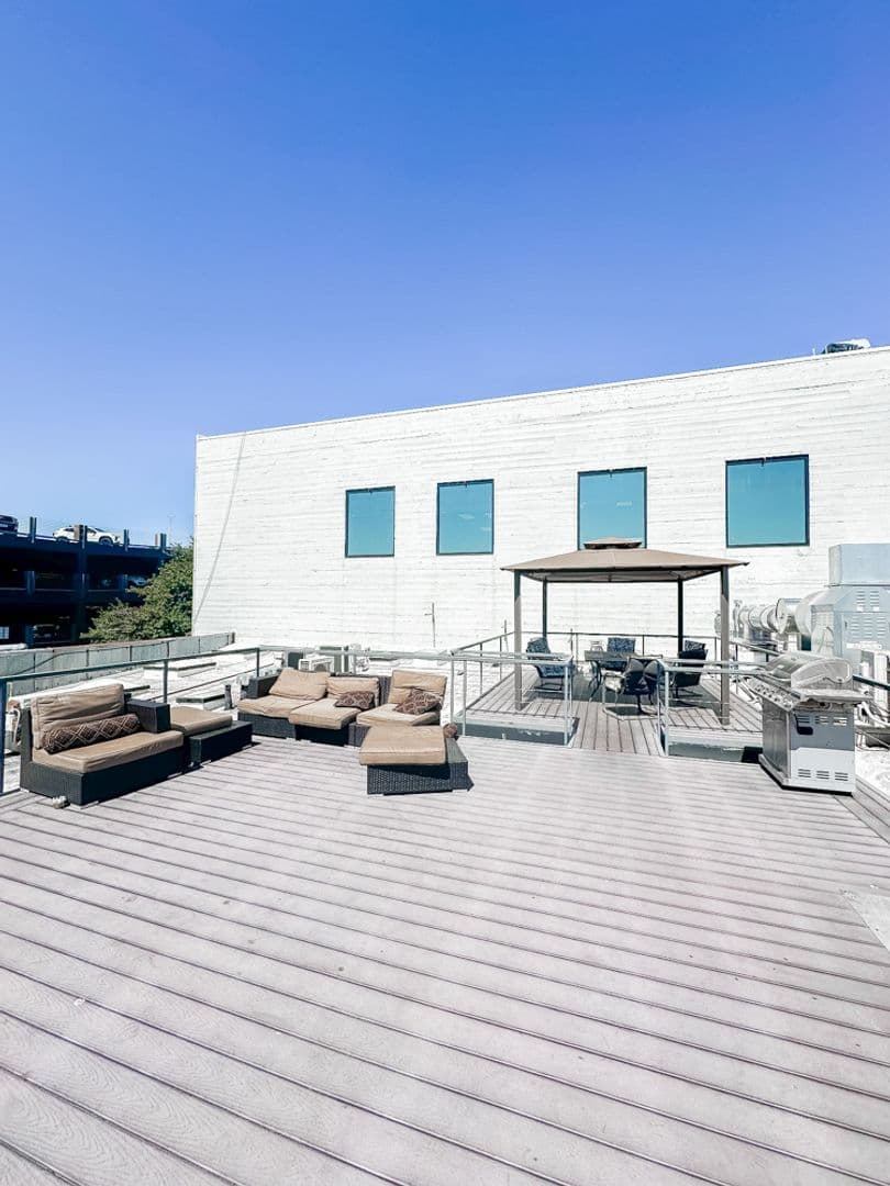 Salem Apartment: 241, 255, 249 Liberty ST NE