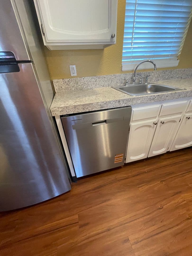Eugene Apartment: 3659 West 18Th Ave, #6, Office