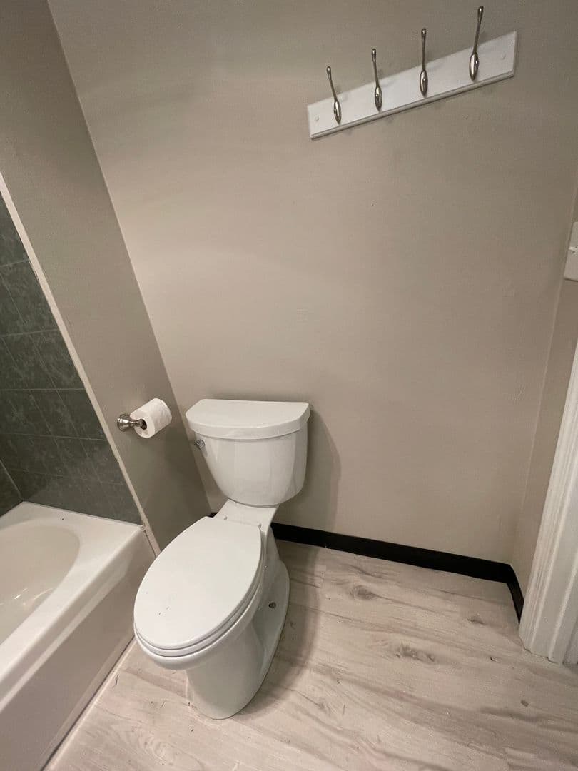 Albany Apartment: 1830 SE Thurston St