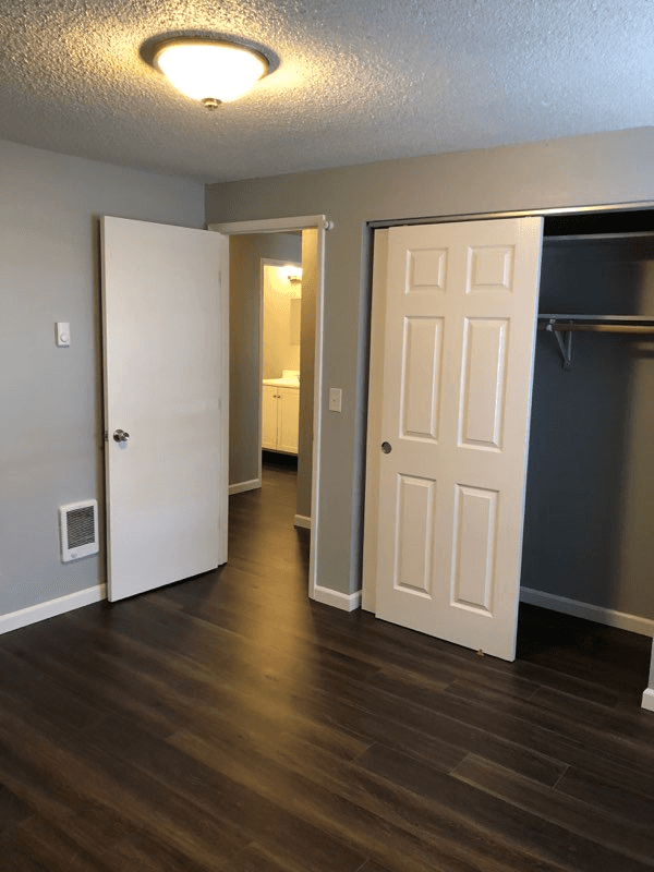 Albany Apartment: 5001 Pacific Blvd SW, Office