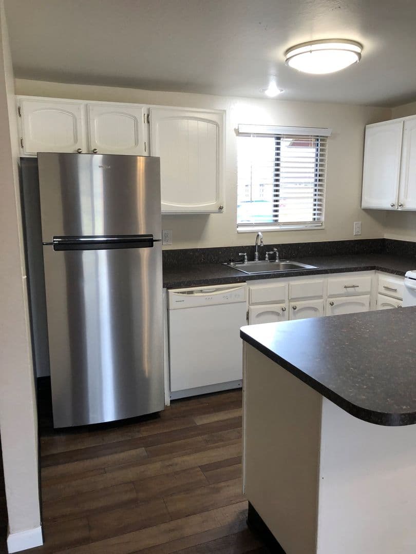 Eugene Apartment: 3659 West 18Th Ave, #6, Office
