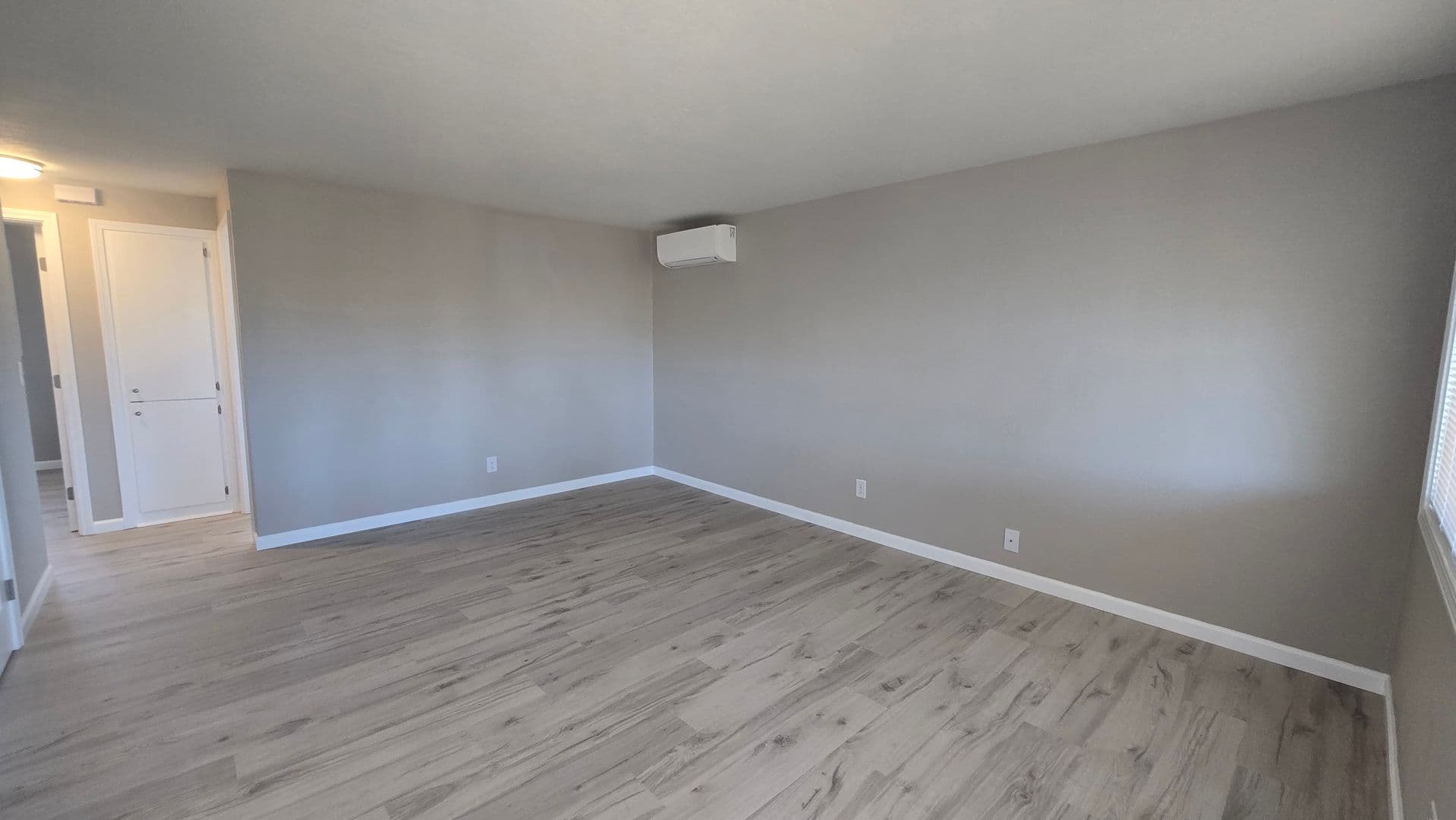 Keizer Apartment: 180 Garland Way N
