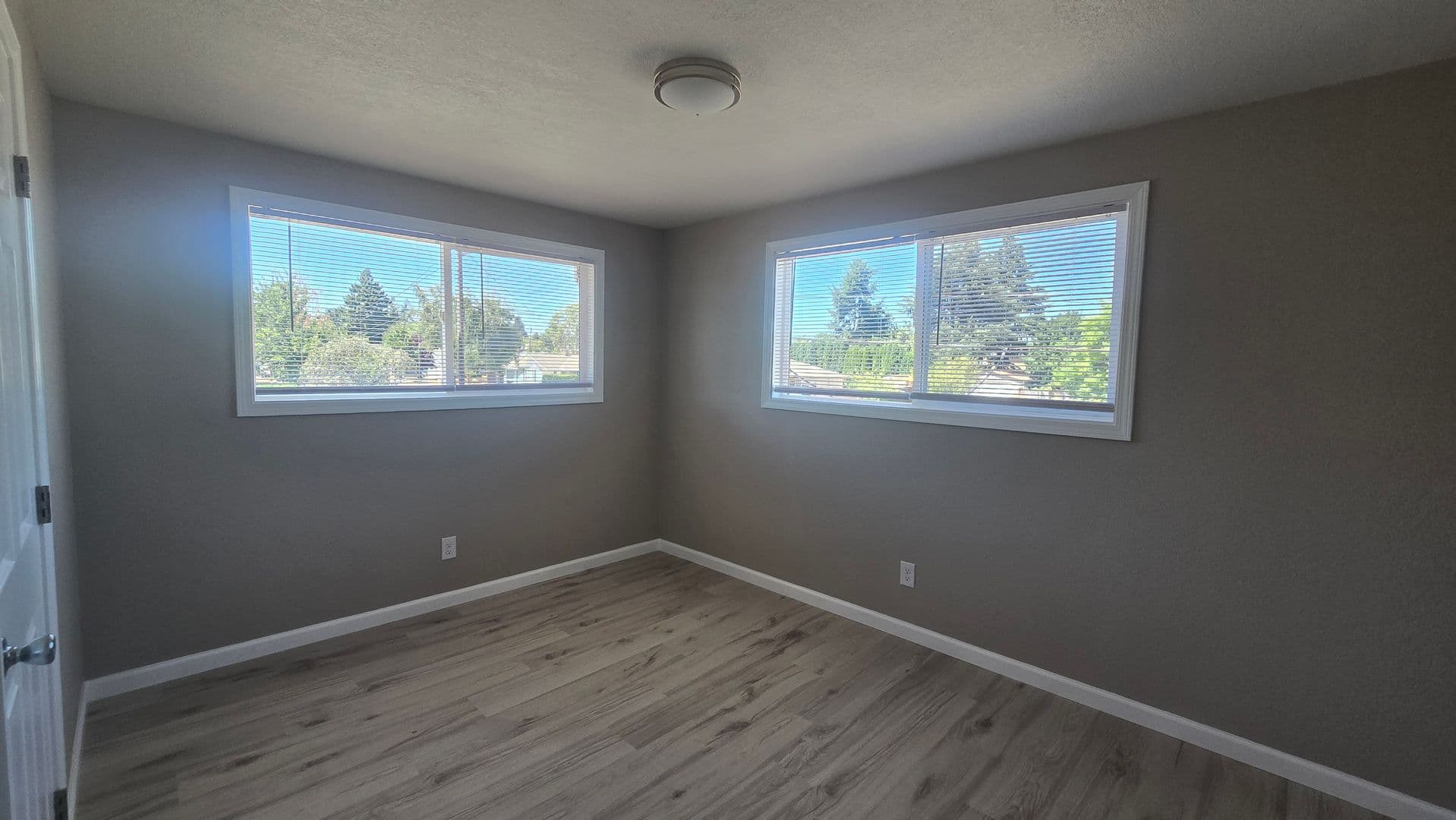 Keizer Apartment: 180 Garland Way N