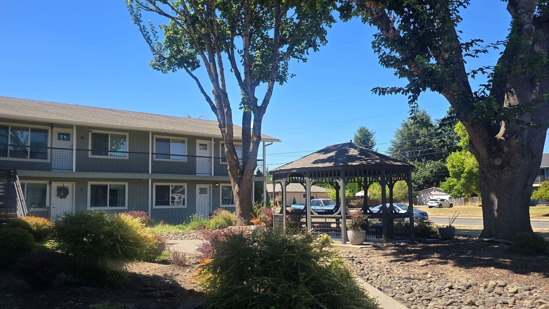 Keizer Apartment: 180 Garland Way N