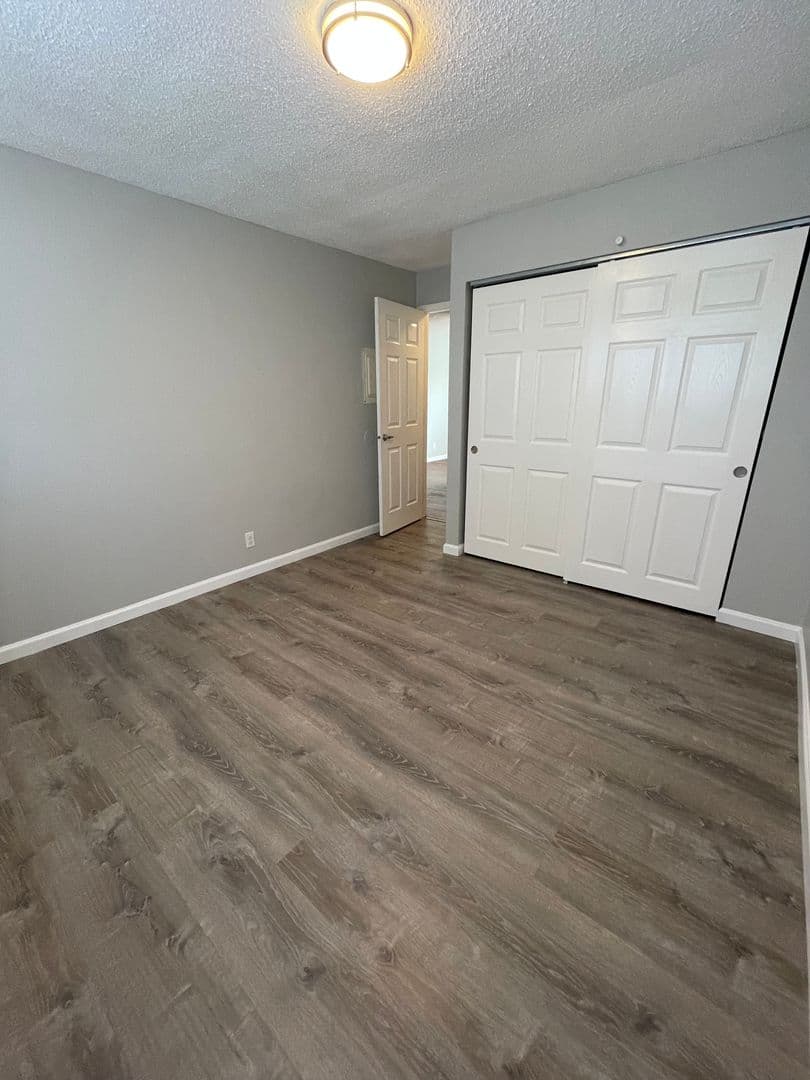 Albany Apartment: 1830 SE Thurston St