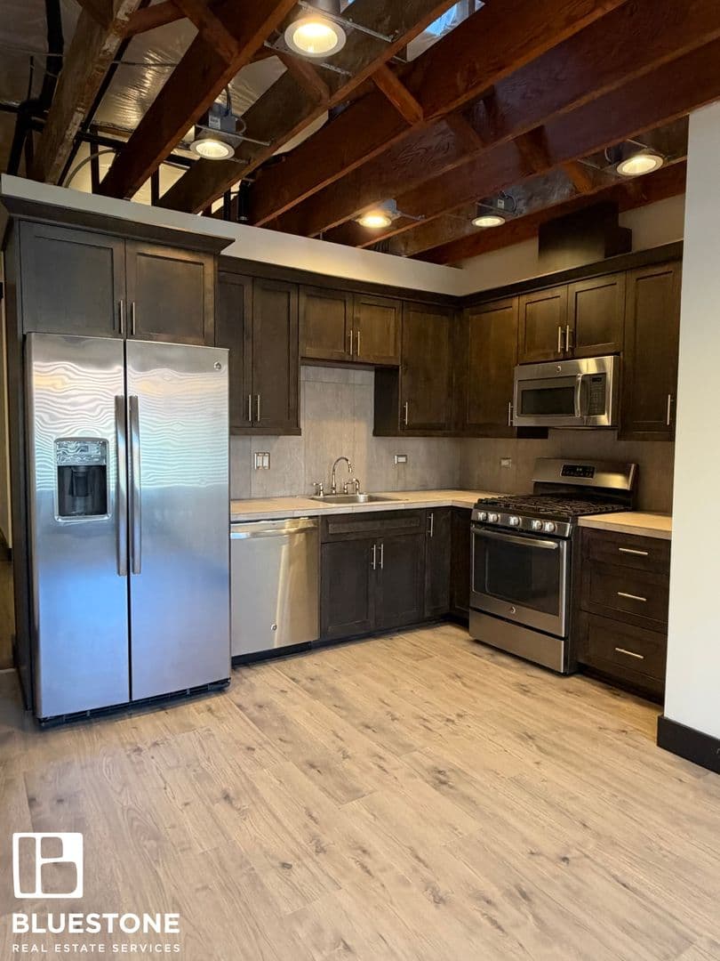Salem Apartment: 241, 255, 249 Liberty ST NE
