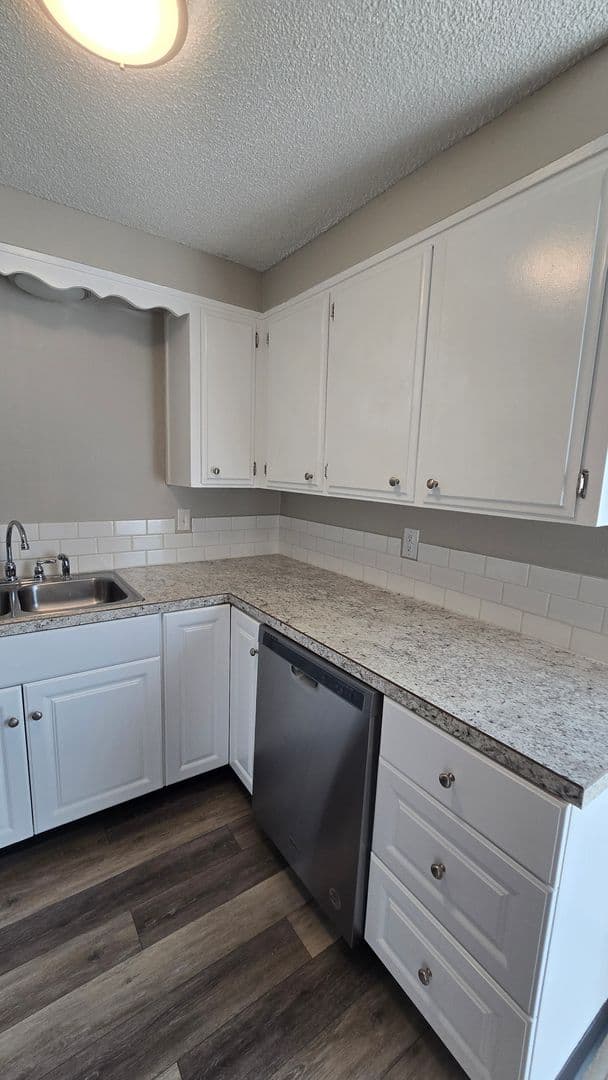 Salem Apartment: 1520-1642 Clay Street NE